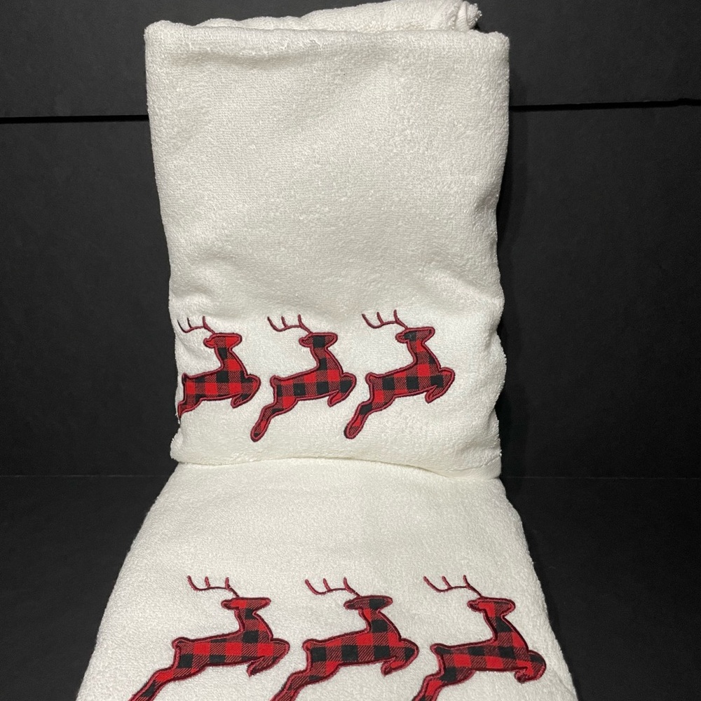 Christmas towel set, NWT